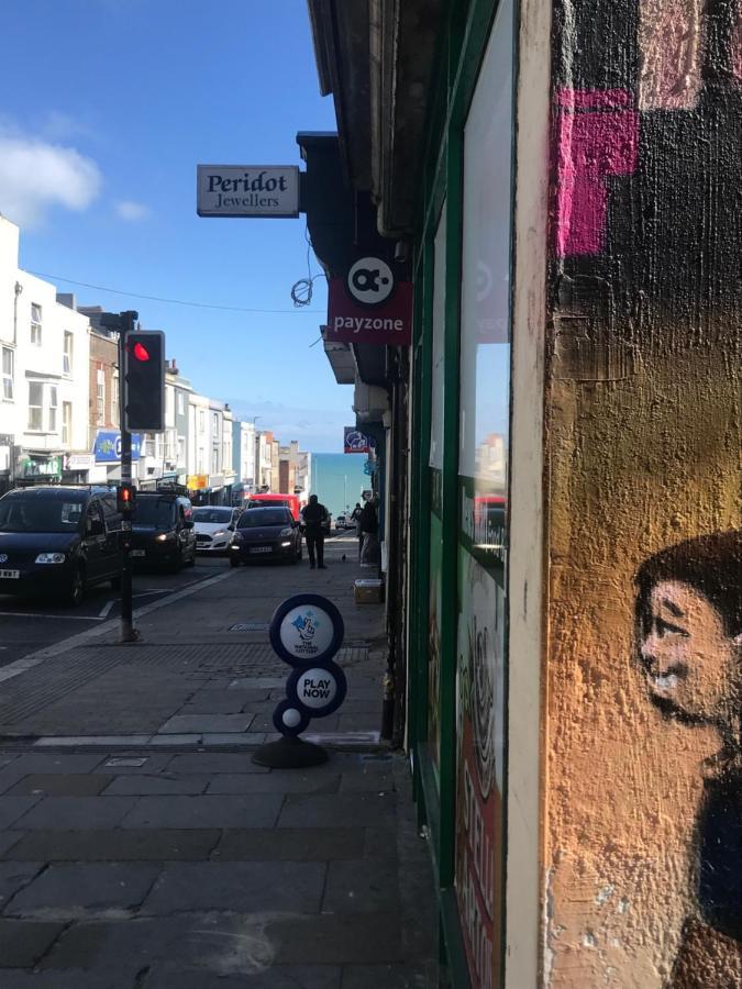 Bed For The Night, Close To Beach, Shops , Train St Leonards-on-Sea Екстериор снимка